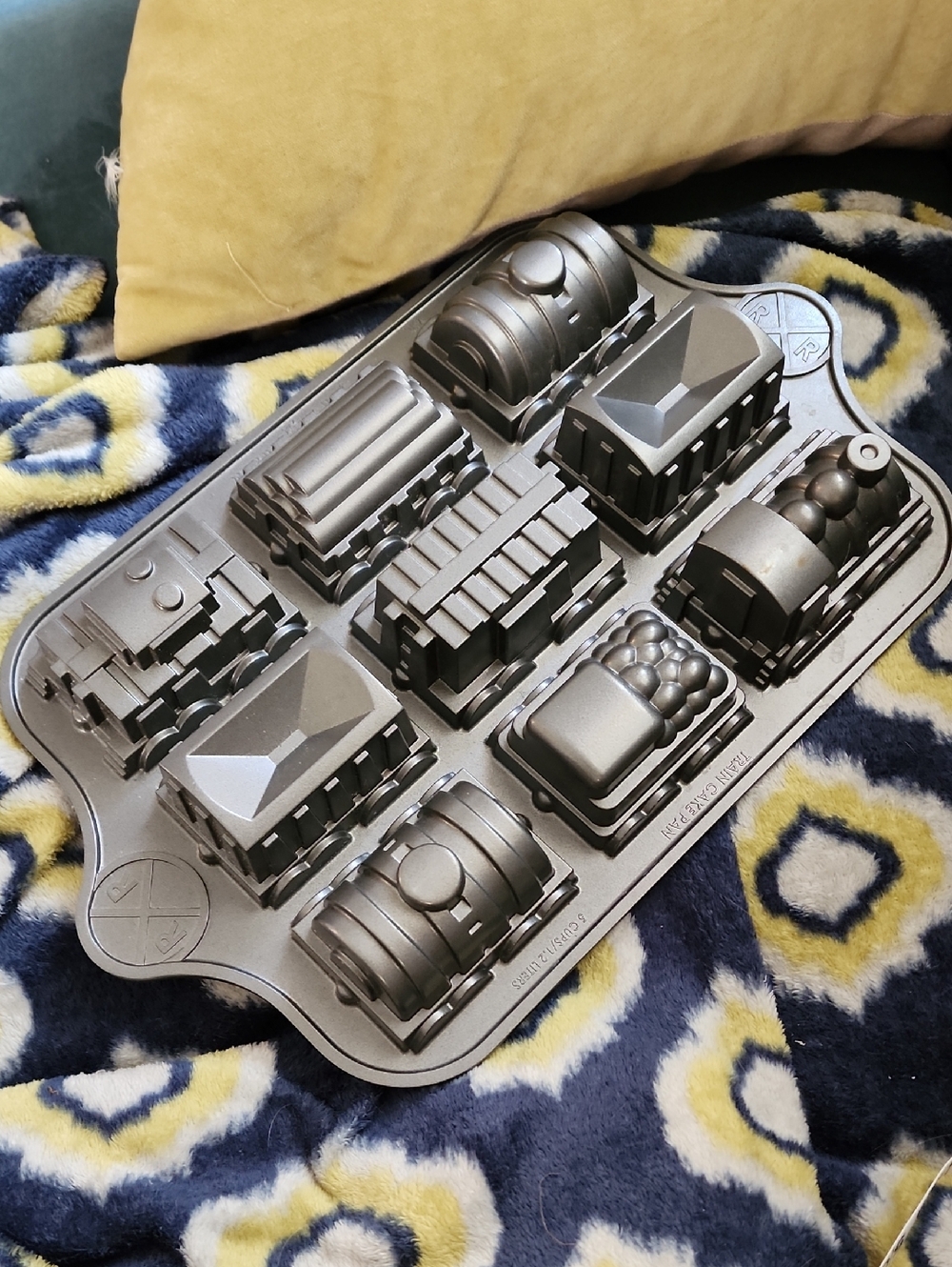 Nordic Ware Train Car Cake Mold.  9 Cars.